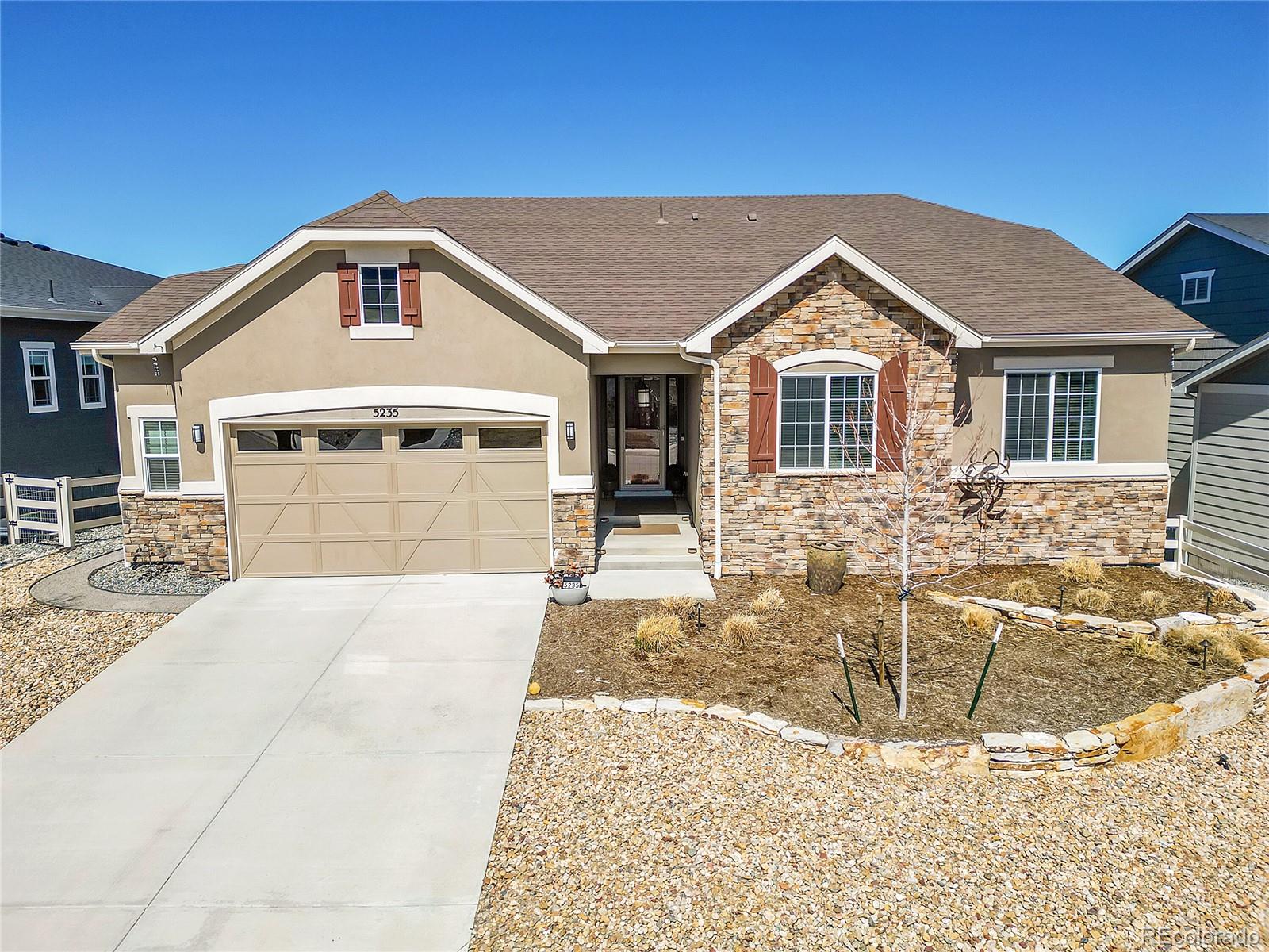 5235  Silver Hare Court, castle rock MLS: 3242043 Beds: 4 Baths: 3 Price: $899,000