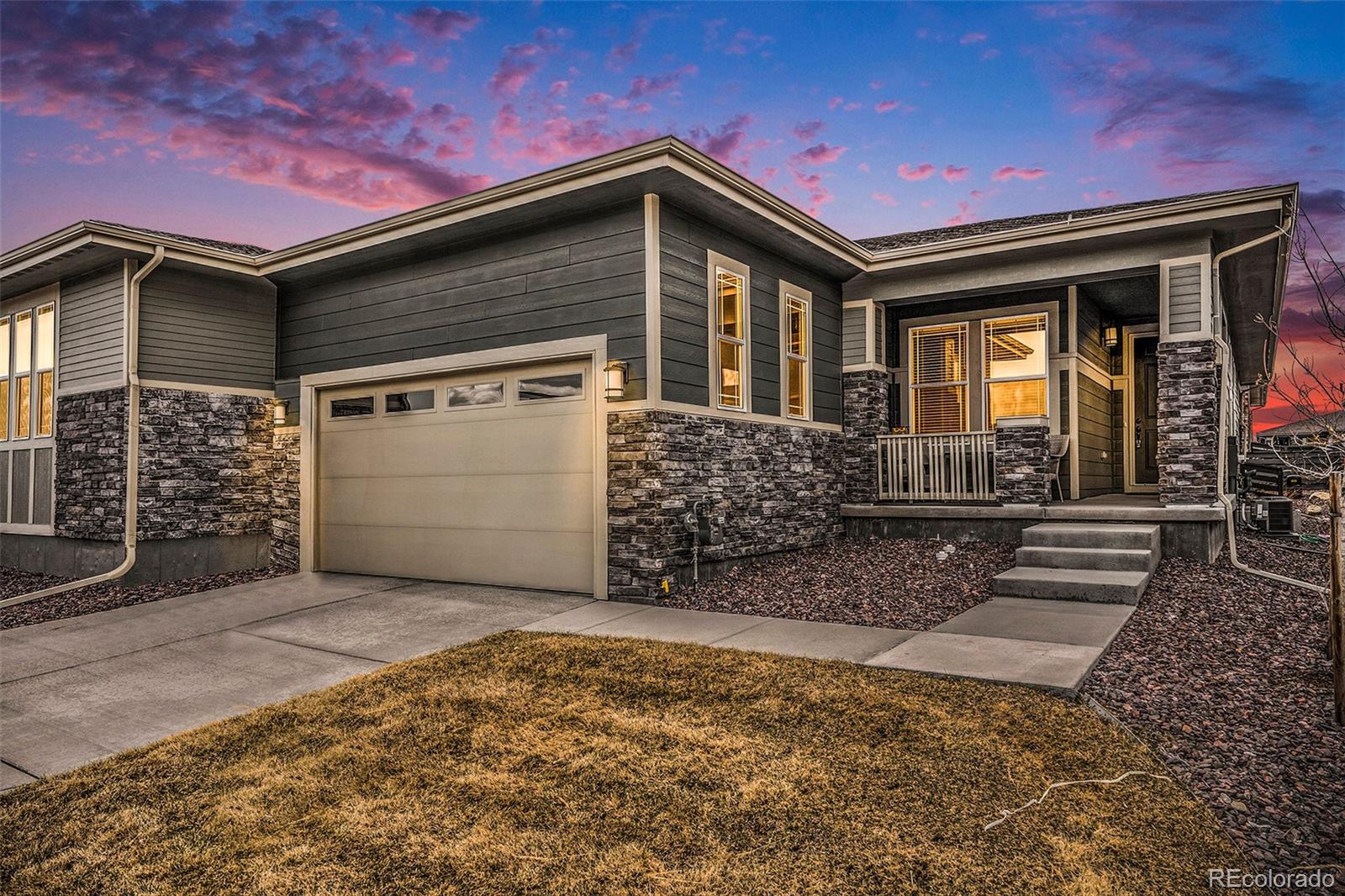 1962  Canyonpoint Lane, castle pines MLS: 6340062 Beds: 3 Baths: 2 Price: $724,888