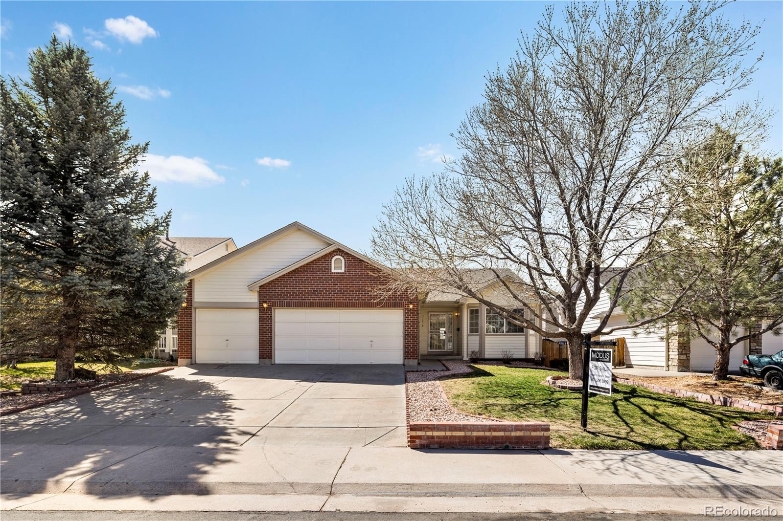 11434  River Run Circle, commerce city MLS: 3010350 Beds: 4 Baths: 3 Price: $529,000