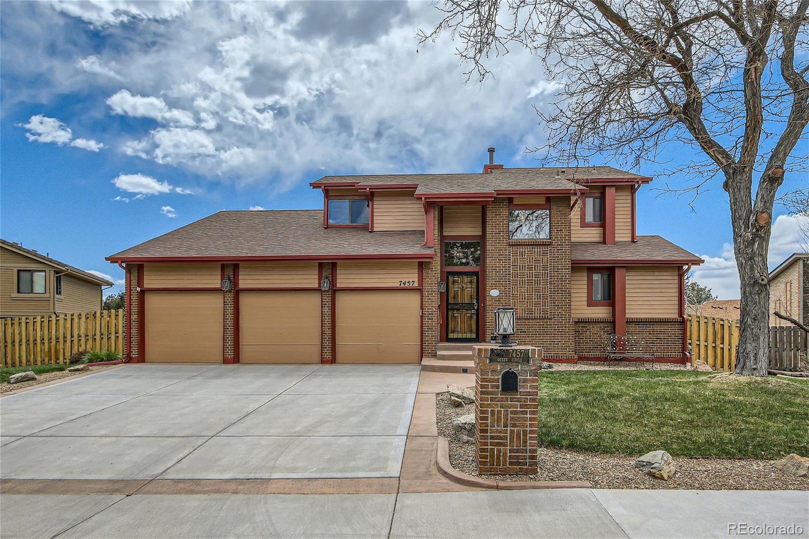 7457  Queen Circle, arvada MLS: 8247836 Beds: 3 Baths: 4 Price: $810,000