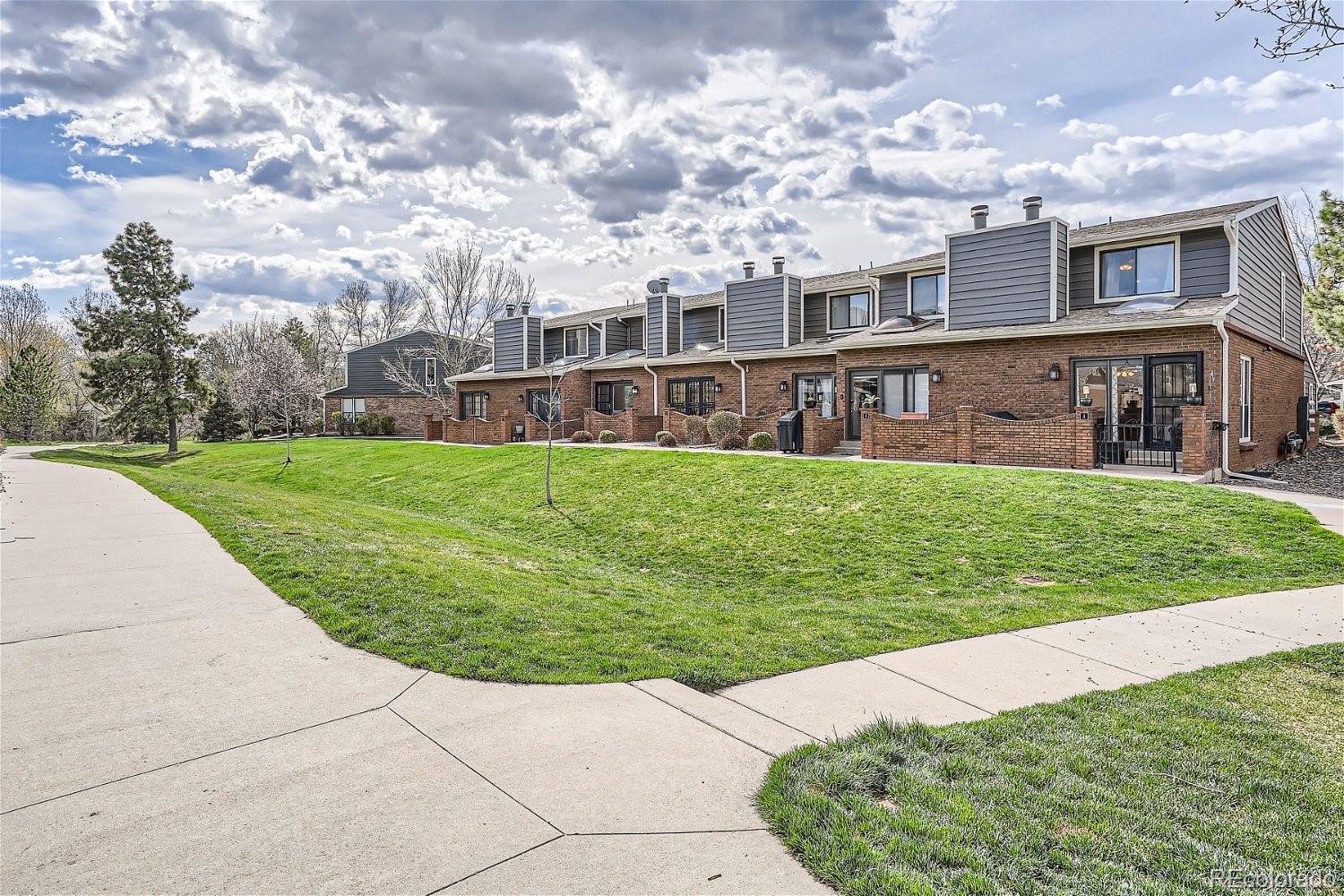 11555 W 70th Place A, Arvada  MLS: 4795652 Beds: 2 Baths: 2 Price: $425,000