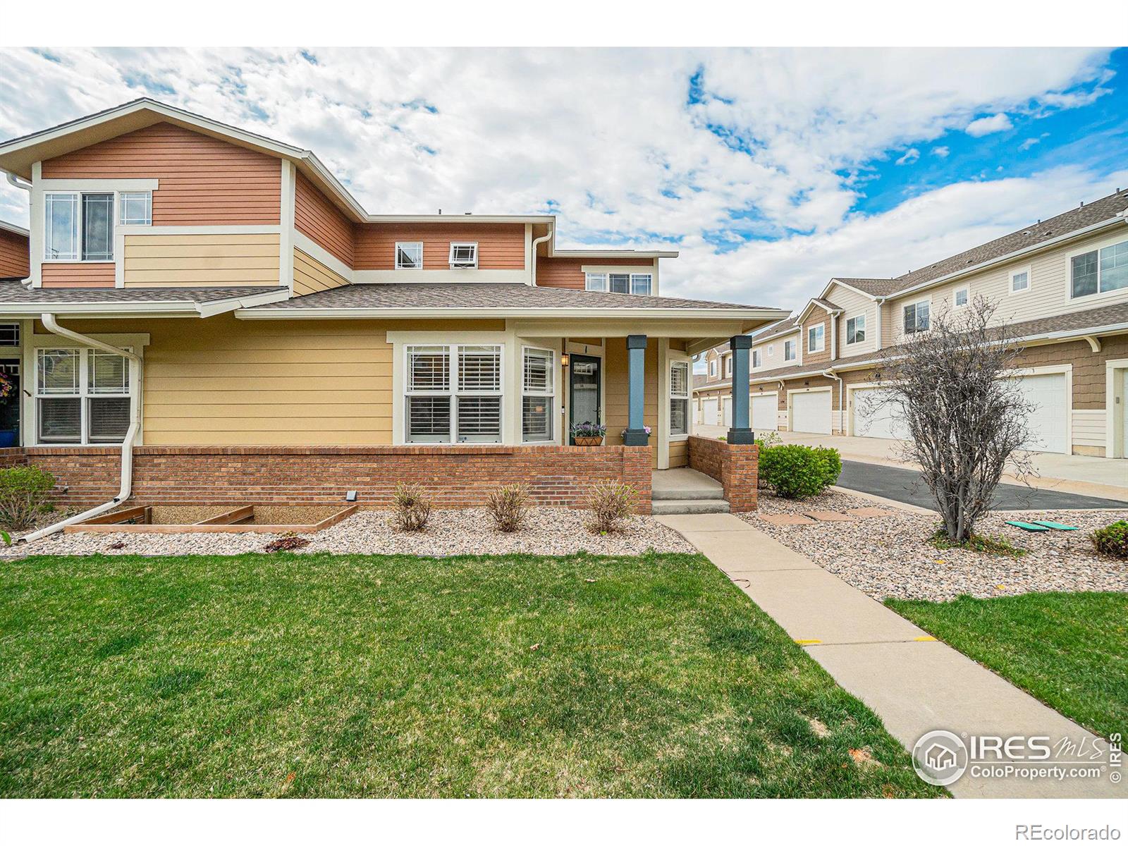 2557  Limon Drive, fort collins MLS: 4567891008381 Beds: 3 Baths: 4 Price: $465,000