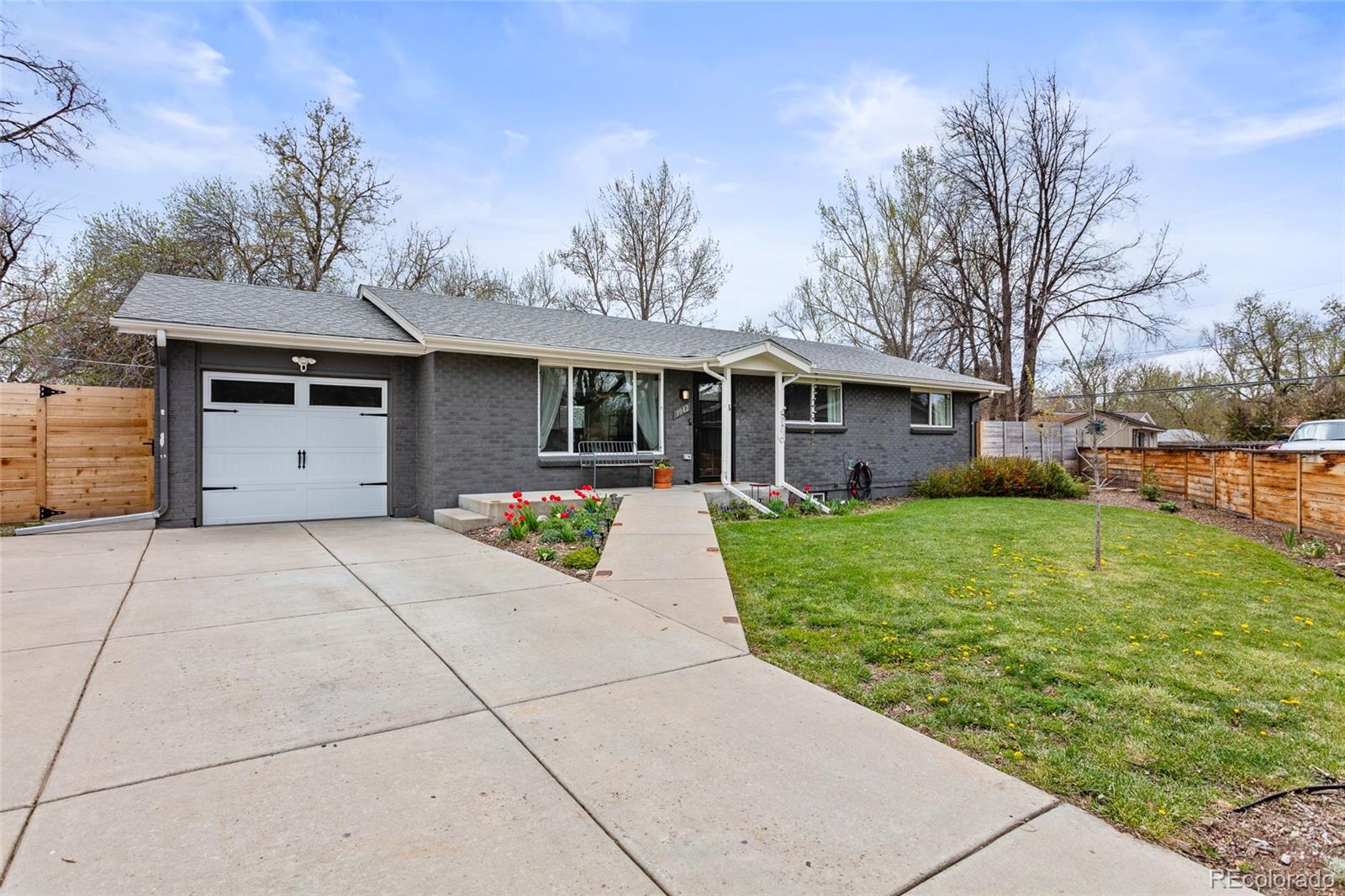 9942 W 66th Place, arvada MLS: 3412104 Beds: 5 Baths: 3 Price: $749,900