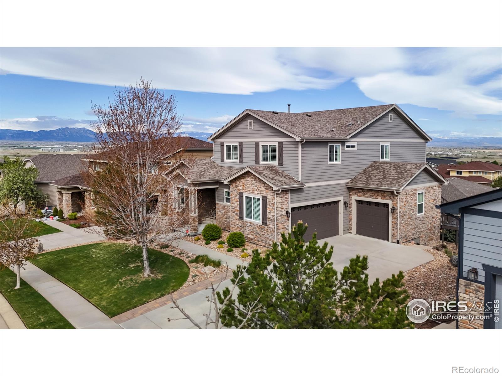 4451  Tanager Trail, broomfield MLS: 4567891008615 Beds: 5 Baths: 4 Price: $1,200,000