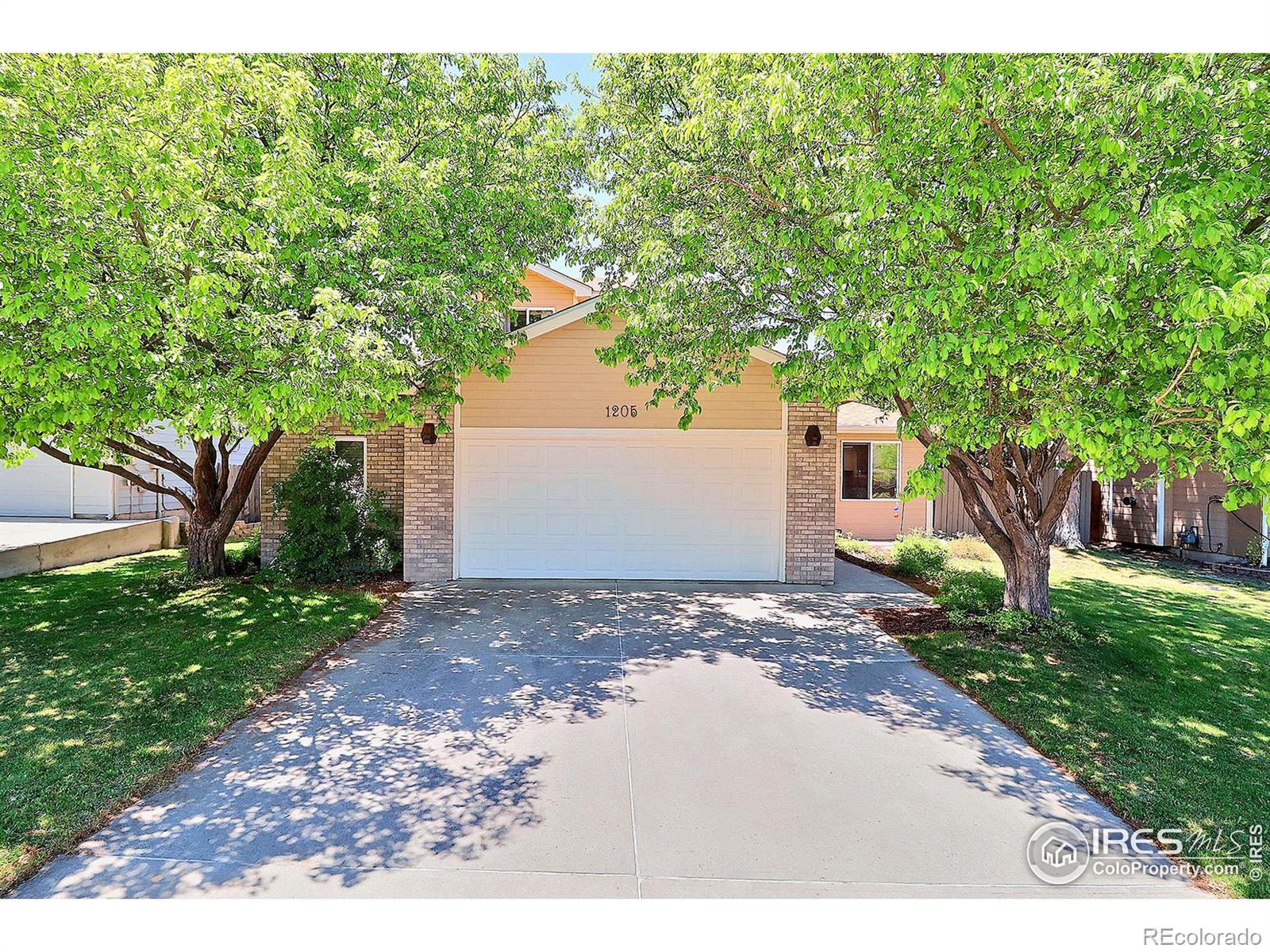 1205  53rd Avenue, greeley MLS: 4567891009957 Beds: 5 Baths: 4 Price: $474,000