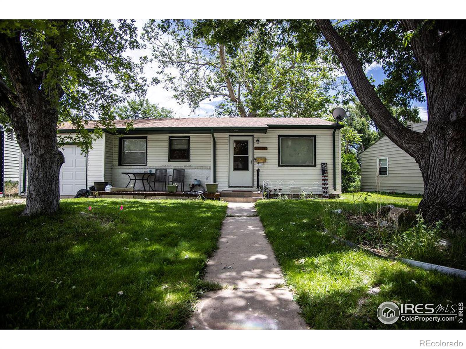 2412  15th Avenue, greeley MLS: 4567891012431 Beds: 2 Baths: 1 Price: $300,000