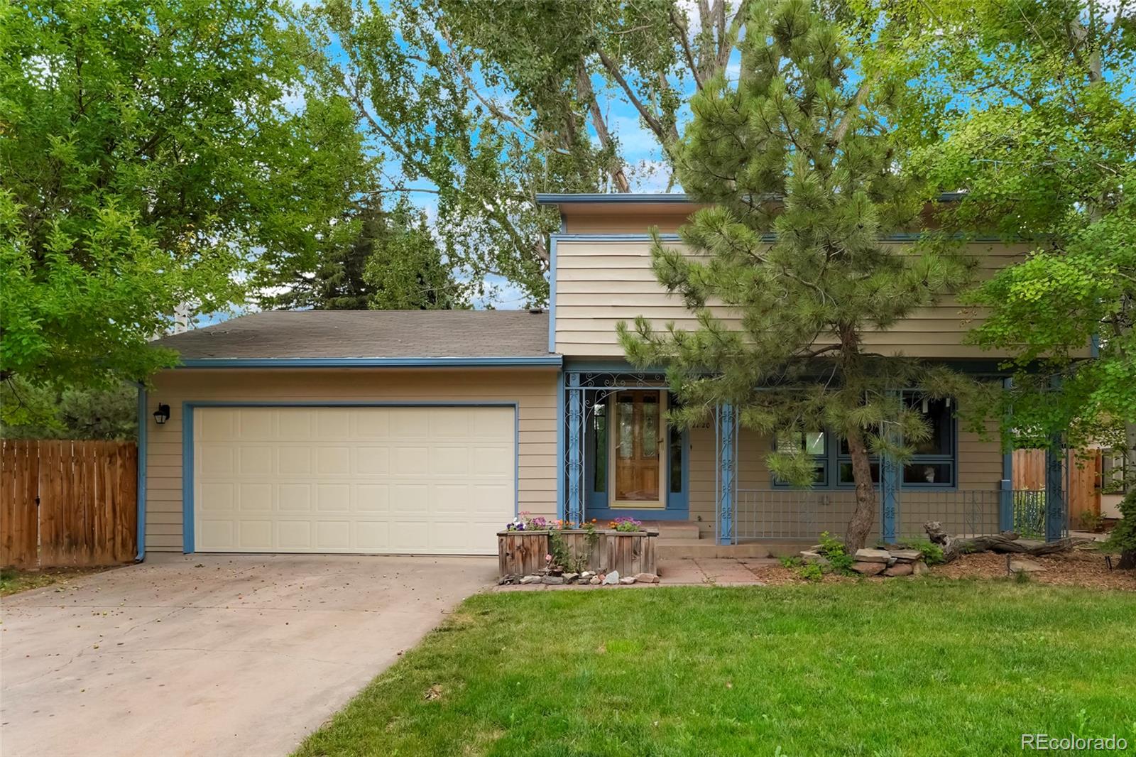 2820  Eagle Drive, fort collins MLS: 2471454 Beds: 3 Baths: 2 Price: $565,000