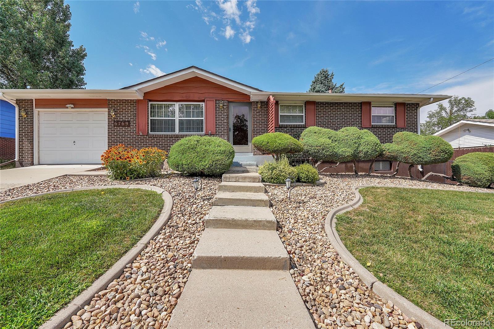 6769 W 70th Avenue, arvada MLS: 4681773 Beds: 4 Baths: 3 Price: $675,000