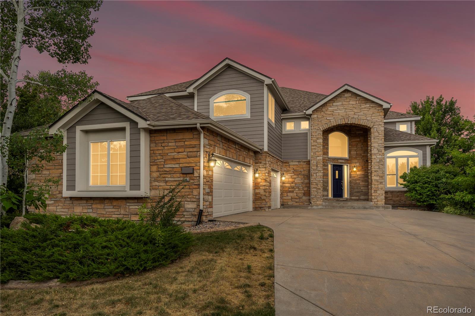 22166 E Peakview Drive, aurora MLS: 4416581 Beds: 4 Baths: 4 Price: $850,000