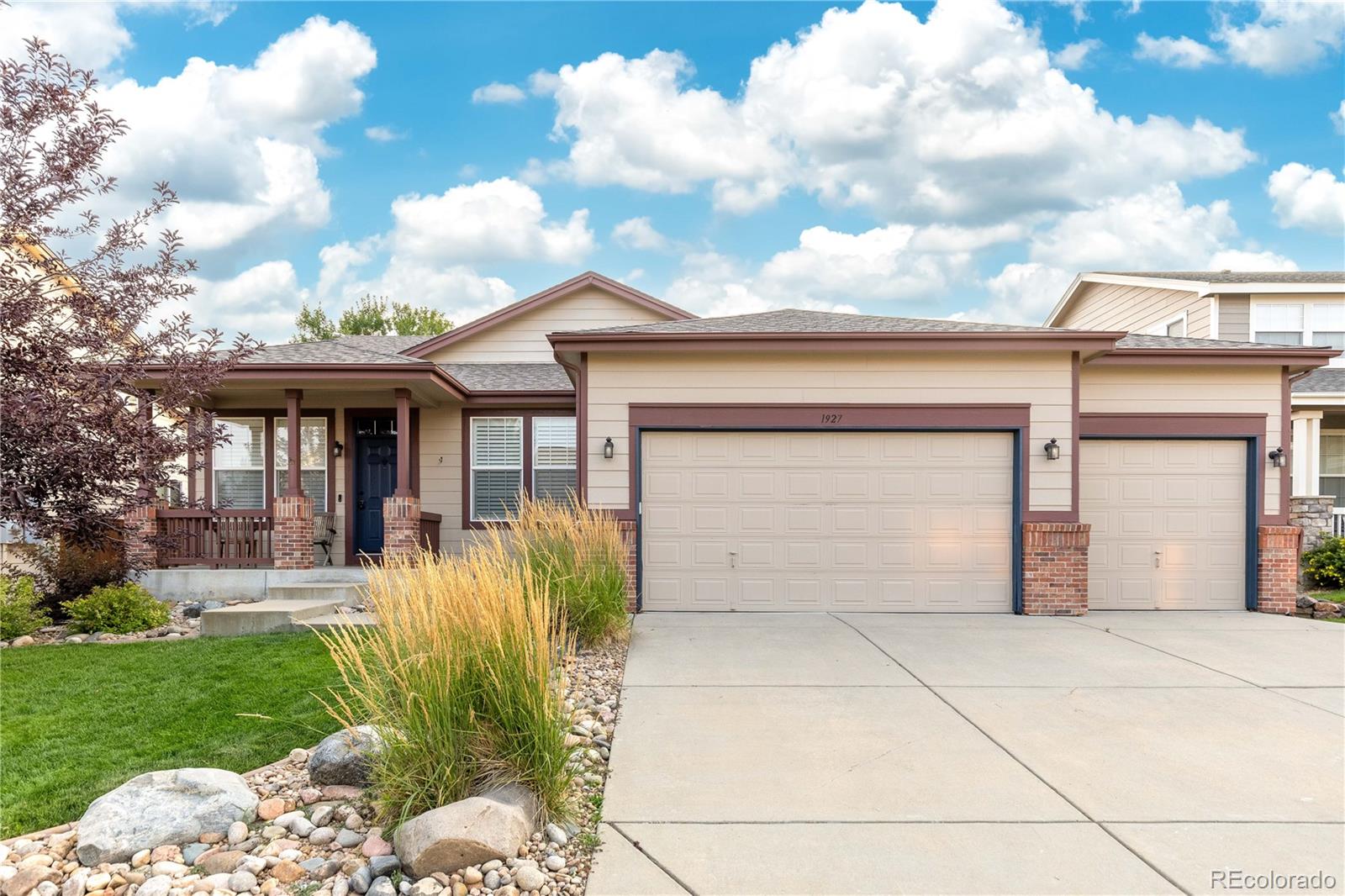 1927  Rannoch Drive, longmont MLS: 6220940 Beds: 5 Baths: 3 Price: $699,999