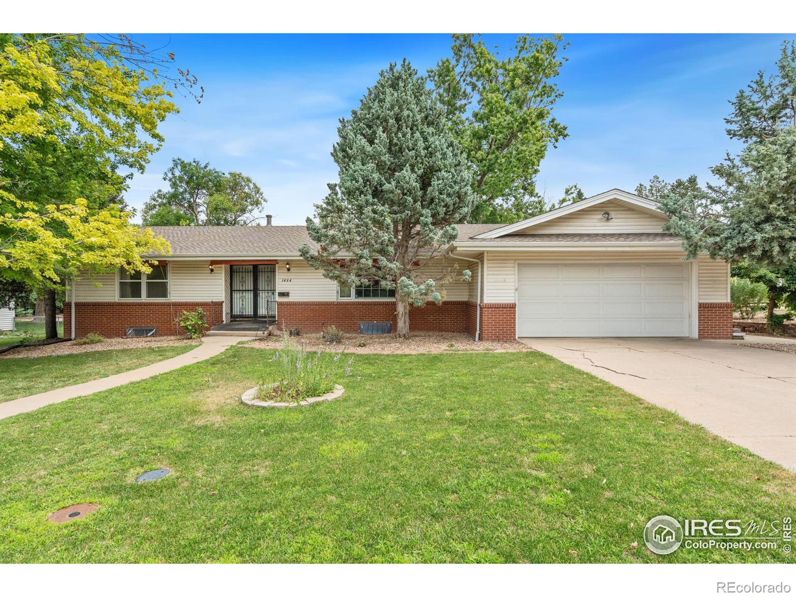 1926  21st Avenue, greeley MLS: 4567891014687 Beds: 4 Baths: 3 Price: $450,000