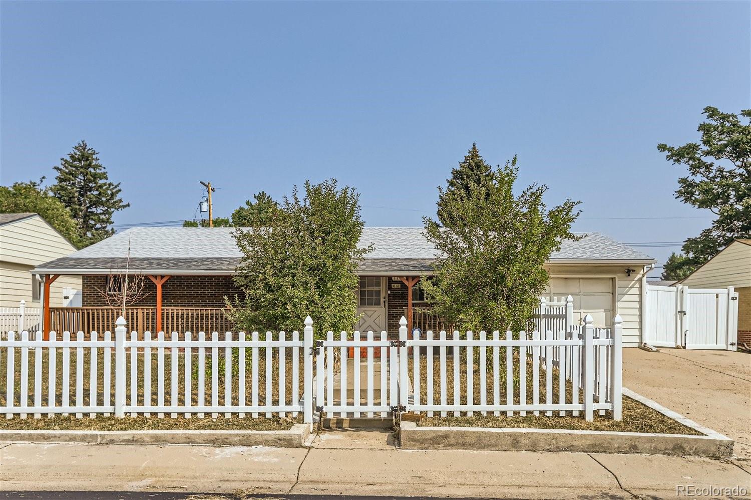 1101  Dakin Street, denver MLS: 5955650 Beds: 5 Baths: 2 Price: $510,000