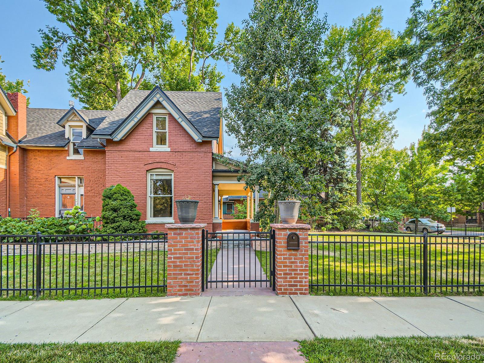 1806 S Logan Street, denver MLS: 5437303 Beds: 3 Baths: 3 Price: $1,395,000