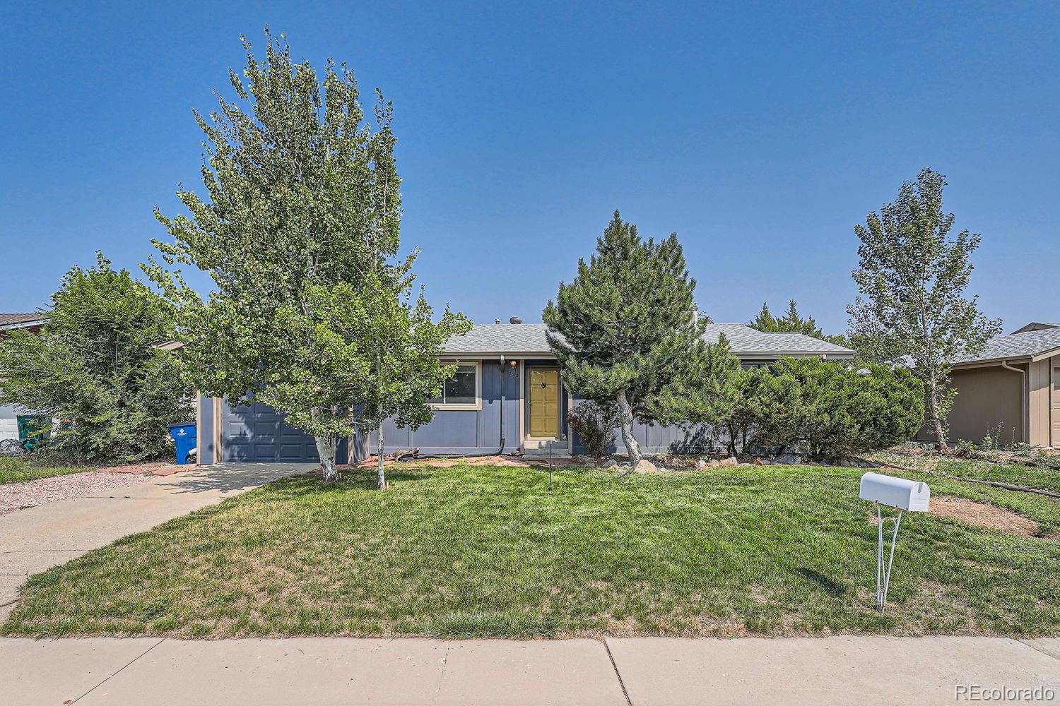 13010  Lowell Court, broomfield MLS: 3603725 Beds: 4 Baths: 3 Price: $499,000