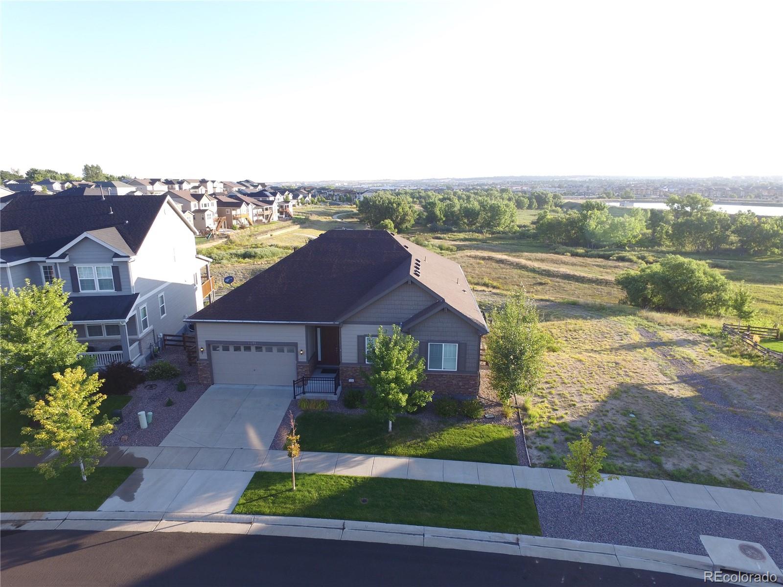 11198  Cinch Way, parker MLS: 6560769 Beds: 2 Baths: 3 Price: $825,000