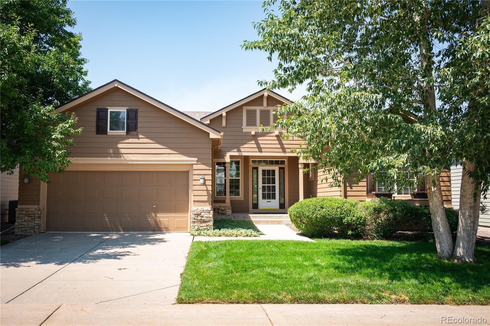 989  Deer Clover Way, castle pines MLS: 2042293 Beds: 4 Baths: 3 Price: $748,000