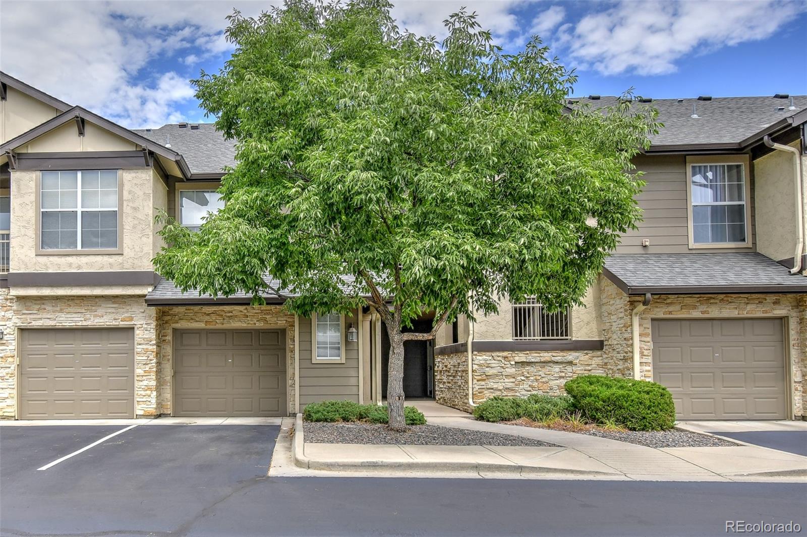 7412 S Quail Circle 1214, Littleton  MLS: 2452129 Beds: 2 Baths: 2 Price: $454,900