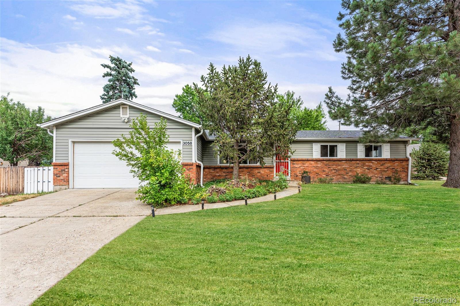 3058 S Galena Court, denver MLS: 4508071 Beds: 3 Baths: 2 Price: $550,000