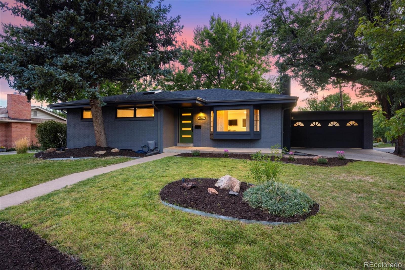 2555 S Dahlia Street, denver MLS: 9823393 Beds: 5 Baths: 3 Price: $825,000