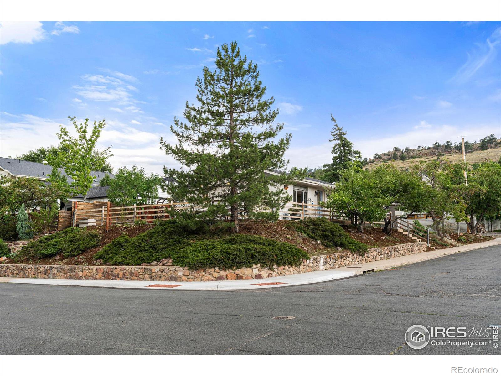 550  Cedar Avenue, boulder MLS: 4567891016963 Beds: 3 Baths: 2 Price: $1,300,000