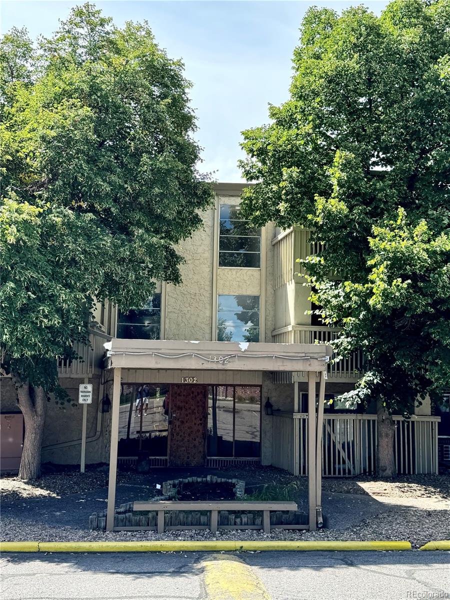 1302 S Parker Road 226, Denver  MLS: 9620543 Beds: 1 Baths: 1 Price: $105,000