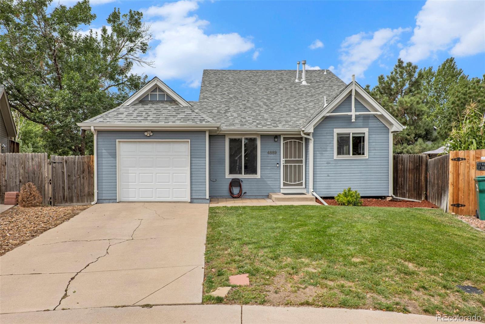 4889 S Salida Court, aurora MLS: 9649465 Beds: 3 Baths: 2 Price: $435,000