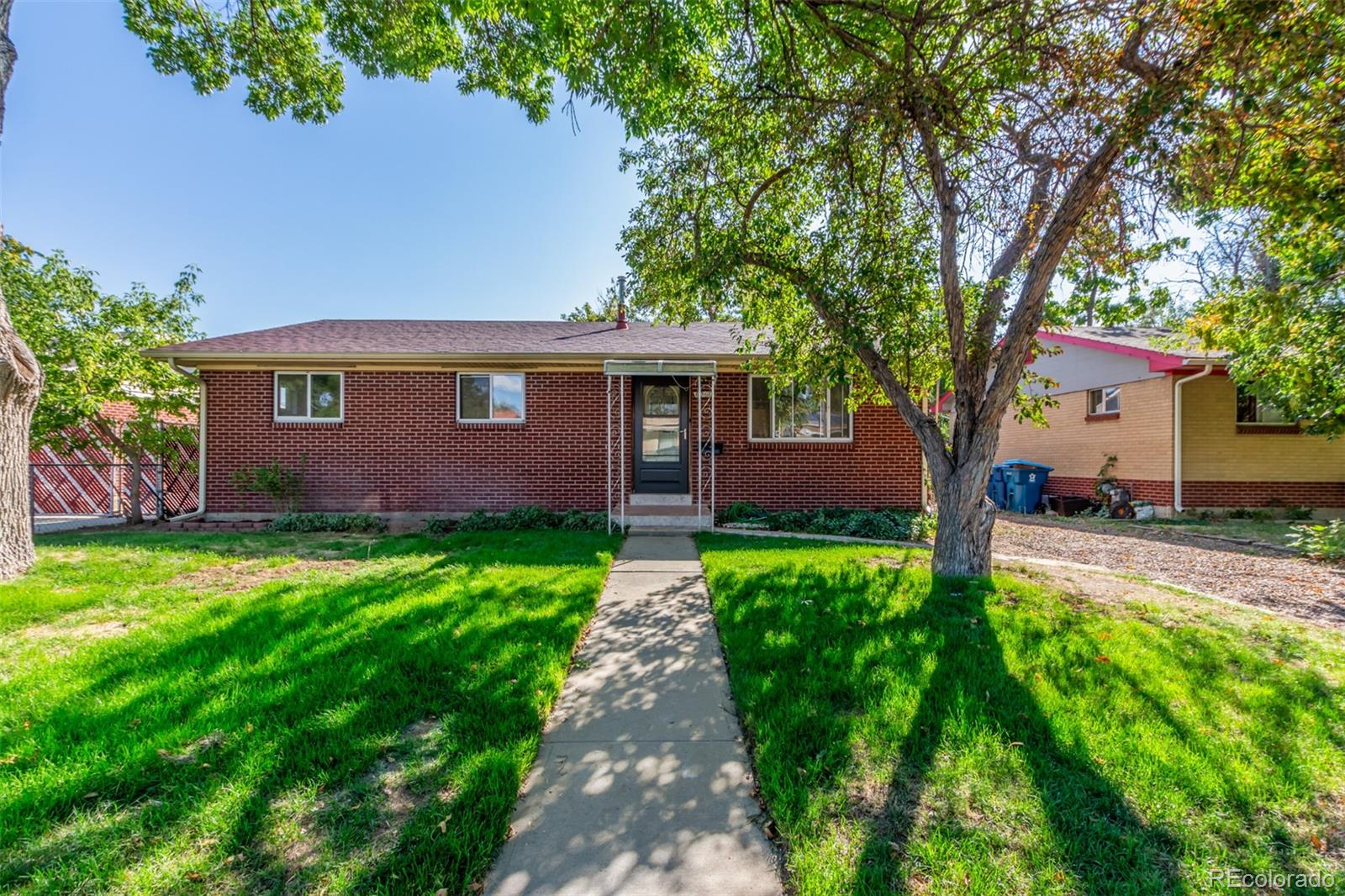 6960  Locust Street, commerce city MLS: 8761142 Beds: 5 Baths: 3 Price: $499,900