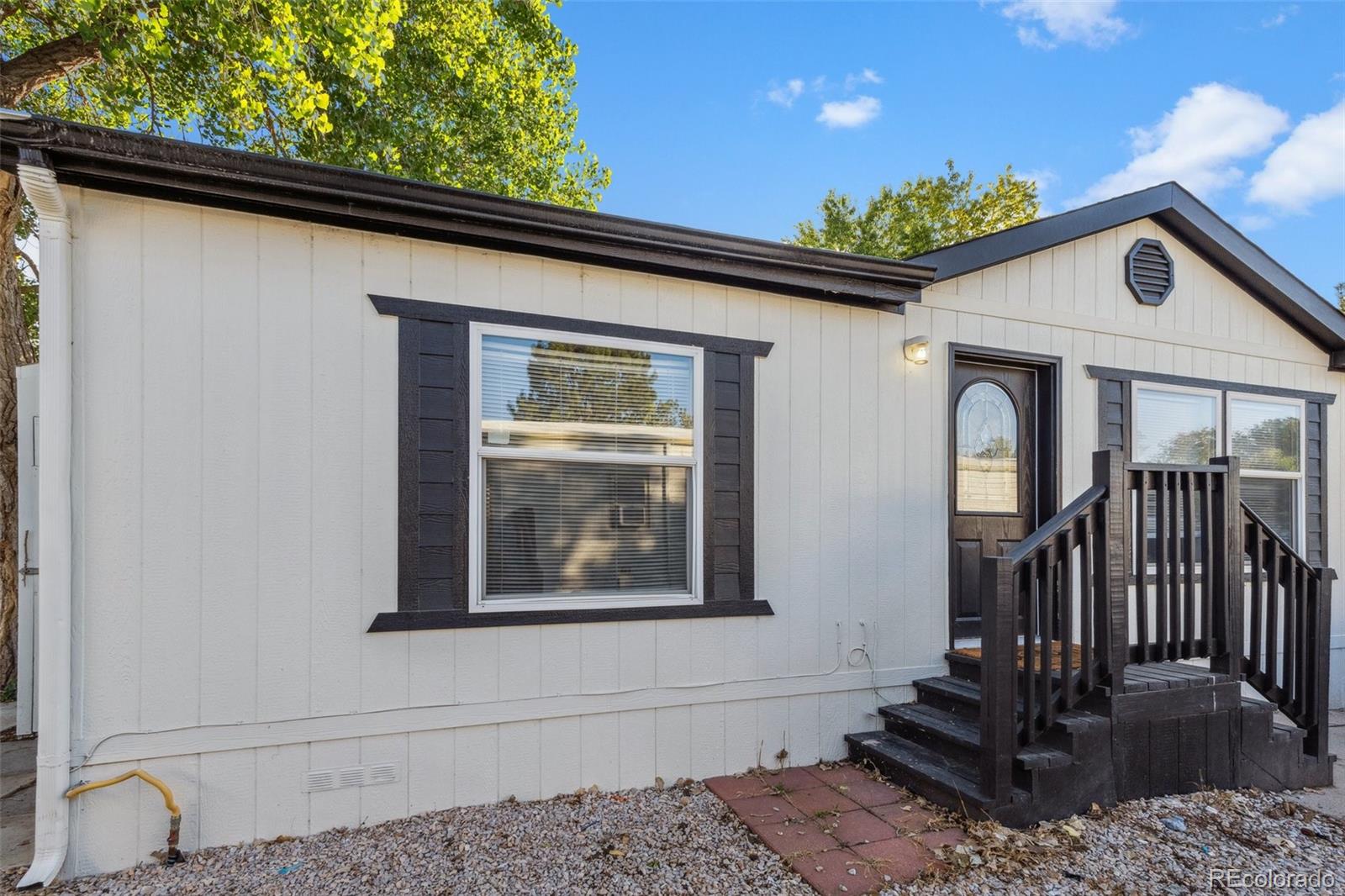 860 W 132nd Avenue, denver MLS: 2145060 Beds: 4 Baths: 2 Price: $165,000