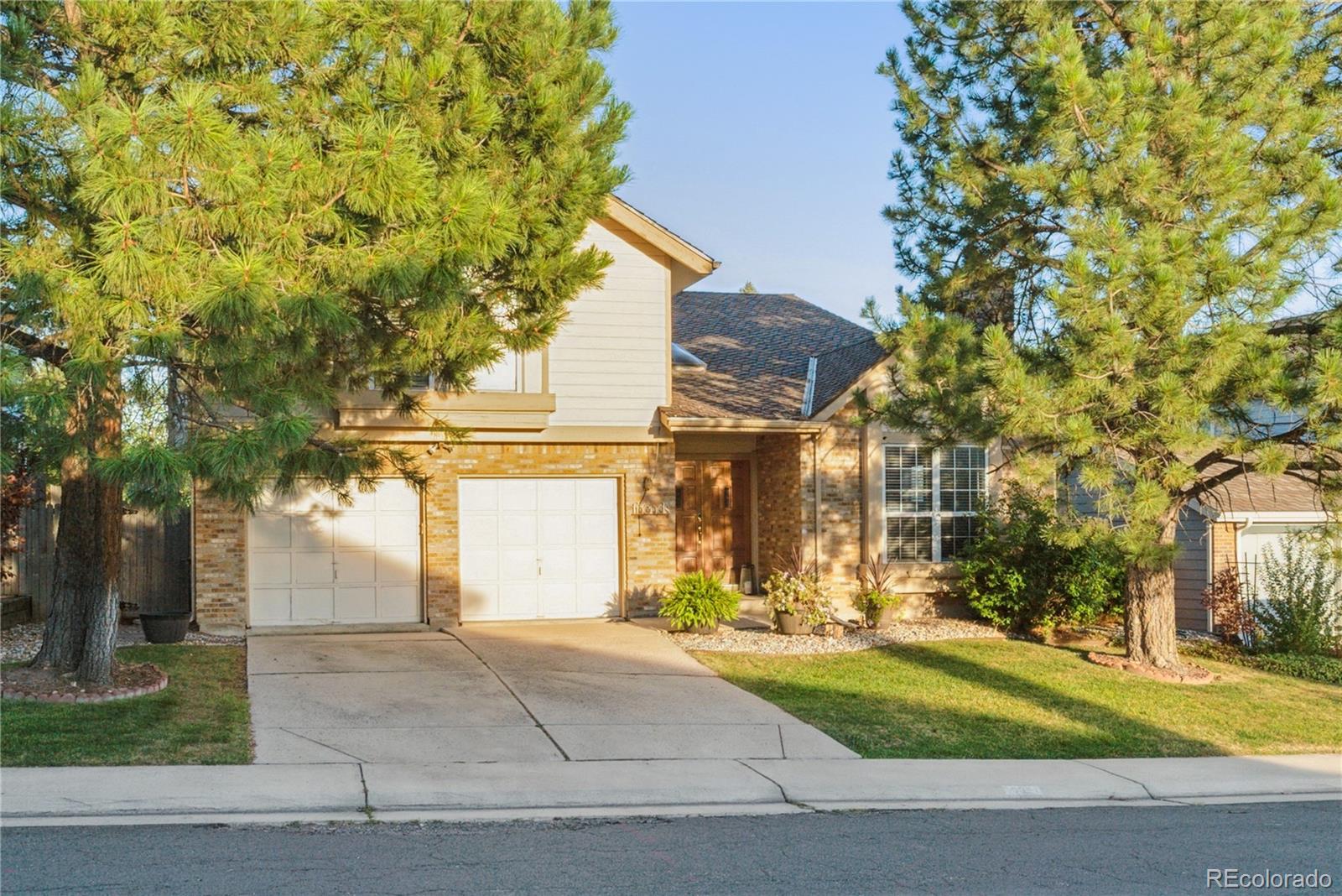 10961  Main Range Trail, littleton MLS: 2749654 Beds: 4 Baths: 3 Price: $775,000