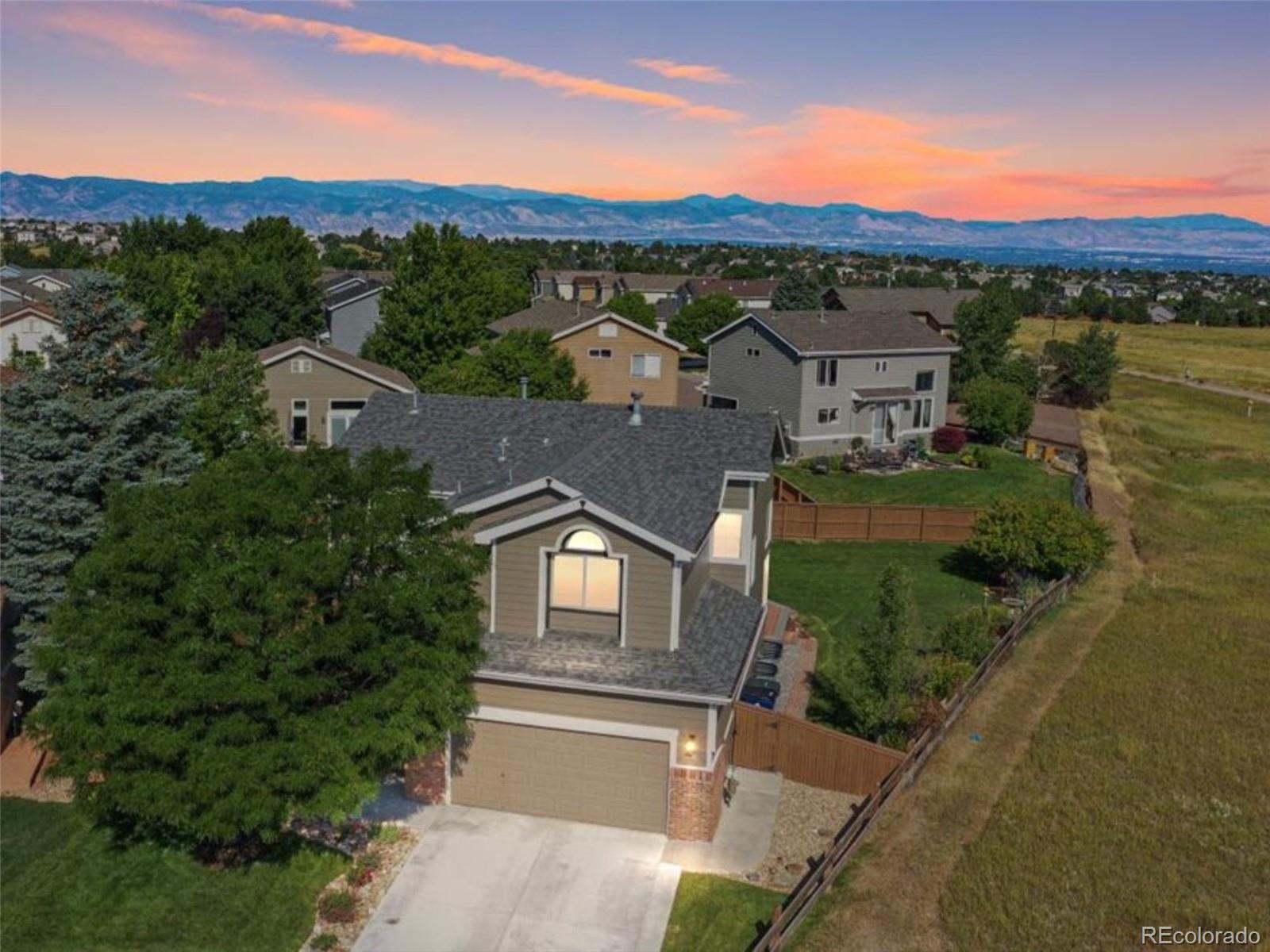 10253  Cherryhurst Lane, highlands ranch MLS: 8960943 Beds: 3 Baths: 3 Price: $635,000