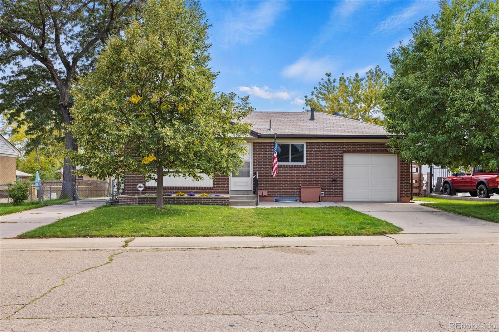 1242 E 108th Avenue, northglenn MLS: 1732089 Beds: 3 Baths: 2 Price: $450,000