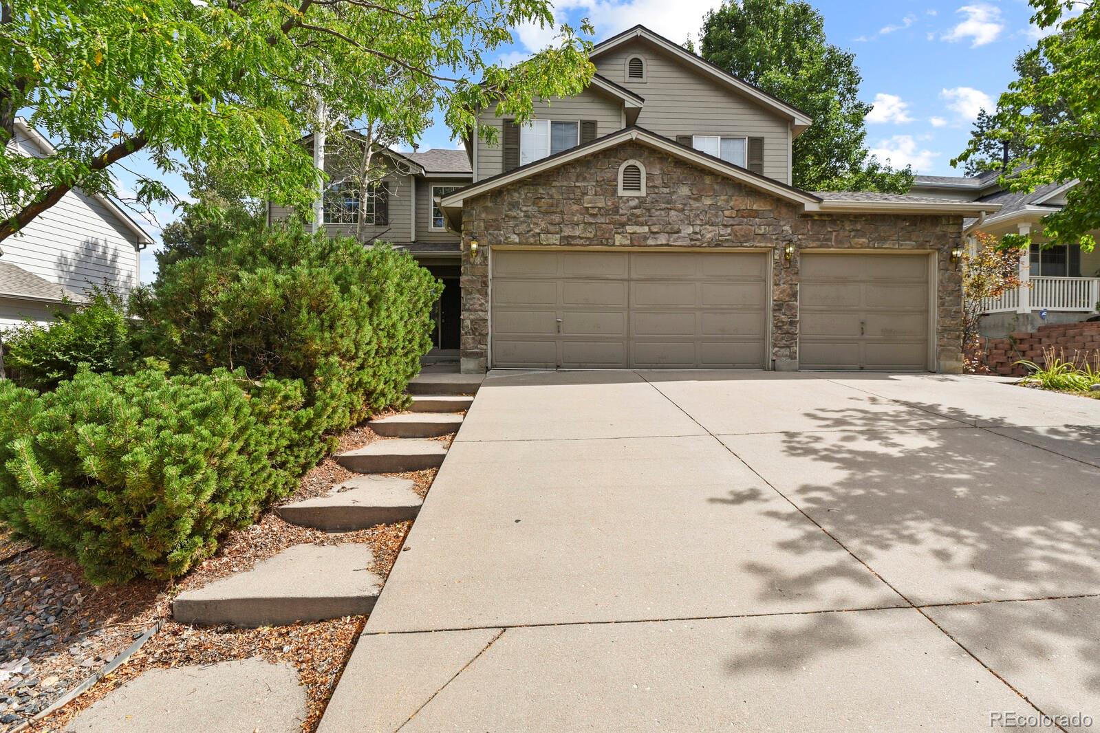 5246 S Ukraine Street, aurora MLS: 5187776 Beds: 4 Baths: 3 Price: $665,000