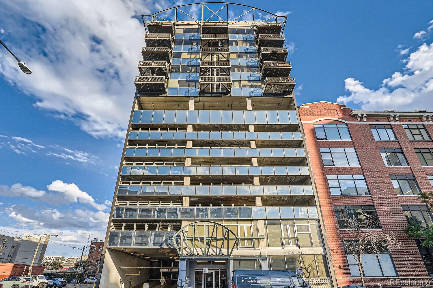 2020  Arapahoe Street 950, Denver  MLS: 1581707 Beds: 1 Baths: 2 Price: $474,500