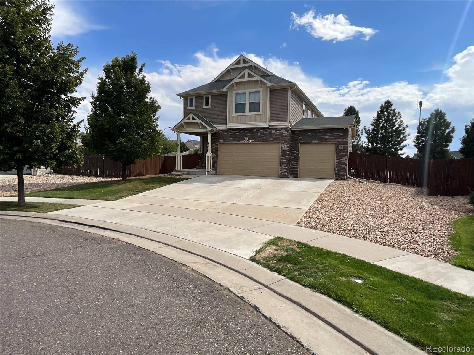 13572 E 105th Drive, commerce city MLS: 3428984 Beds: 4 Baths: 4 Price: $569,900