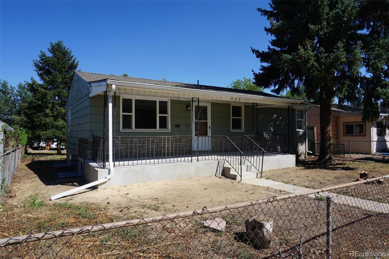 924  Quitman Street, denver MLS: 4674267 Beds: 4 Baths: 2 Price: $579,000