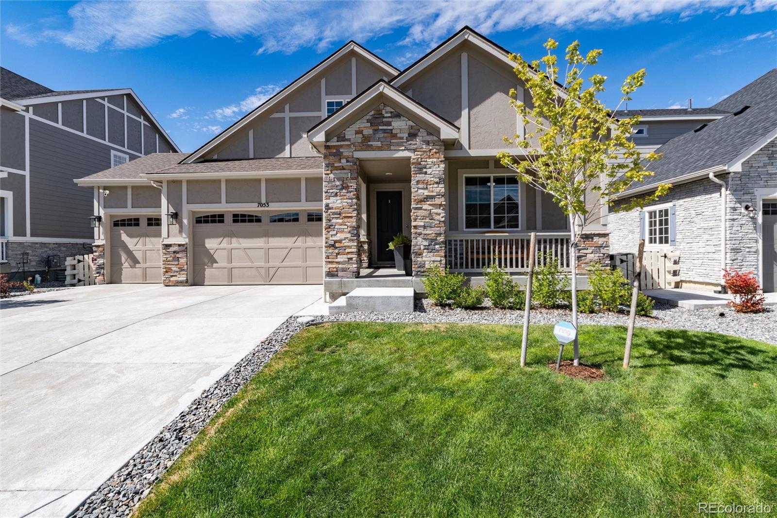 7053 S Waterloo Way, aurora MLS: 5716568 Beds: 5 Baths: 3 Price: $849,990