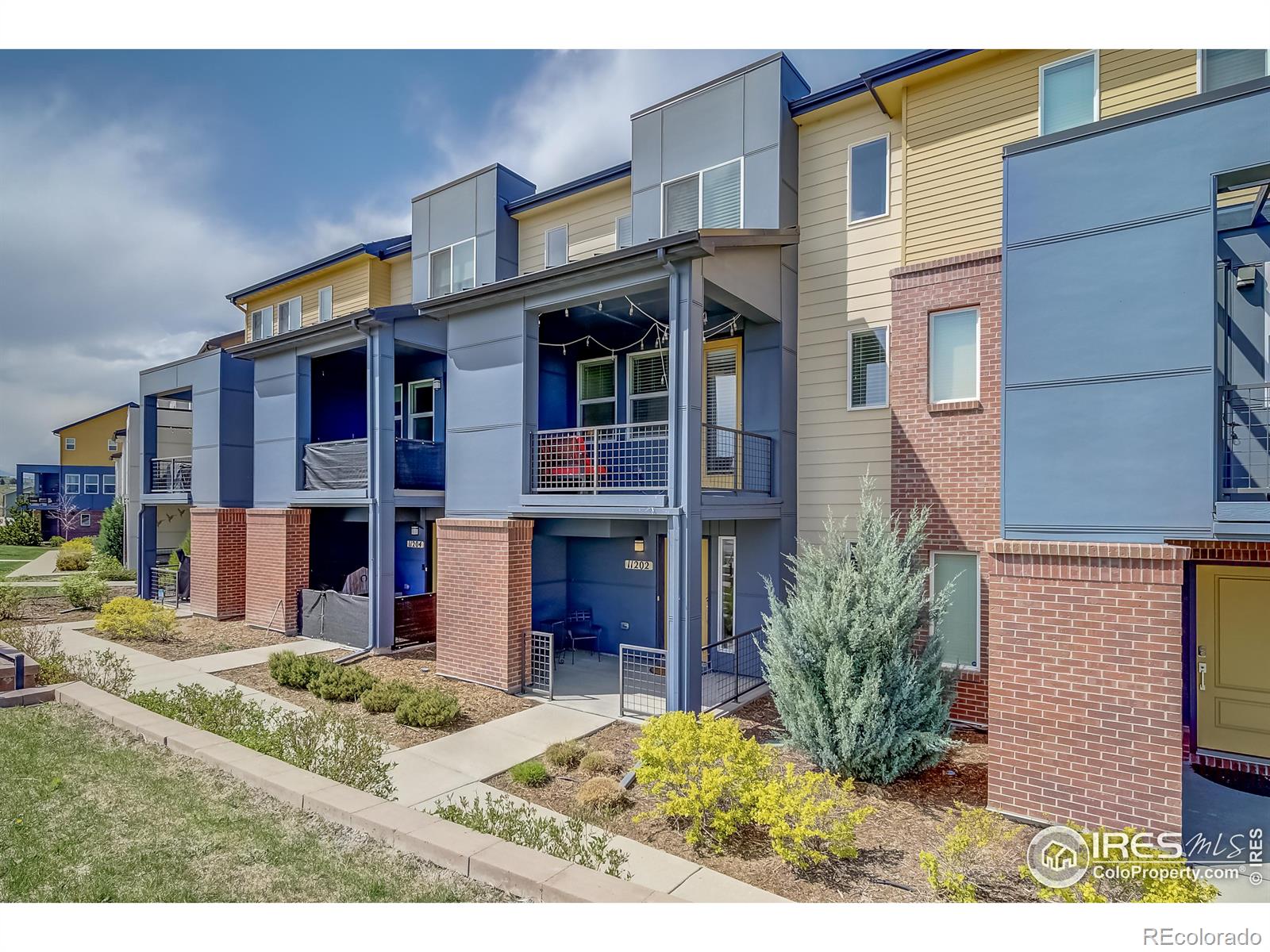 11202  Uptown Avenue, broomfield MLS: 4567891019499 Beds: 2 Baths: 3 Price: $487,000