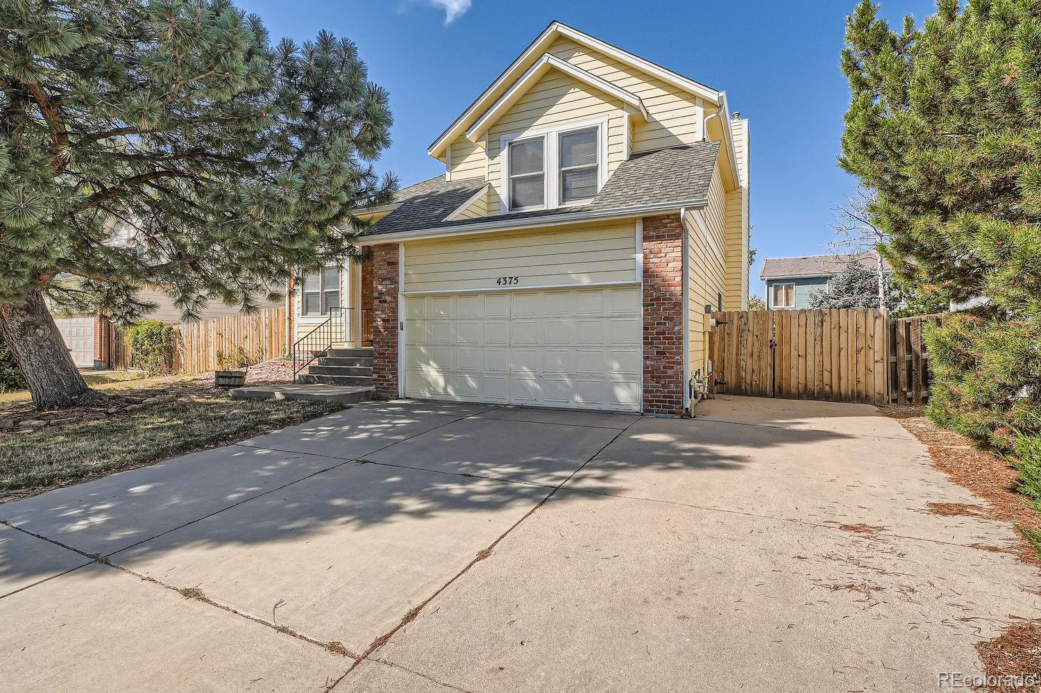 4375  Ireland Street, denver MLS: 2706152 Beds: 3 Baths: 3 Price: $449,900