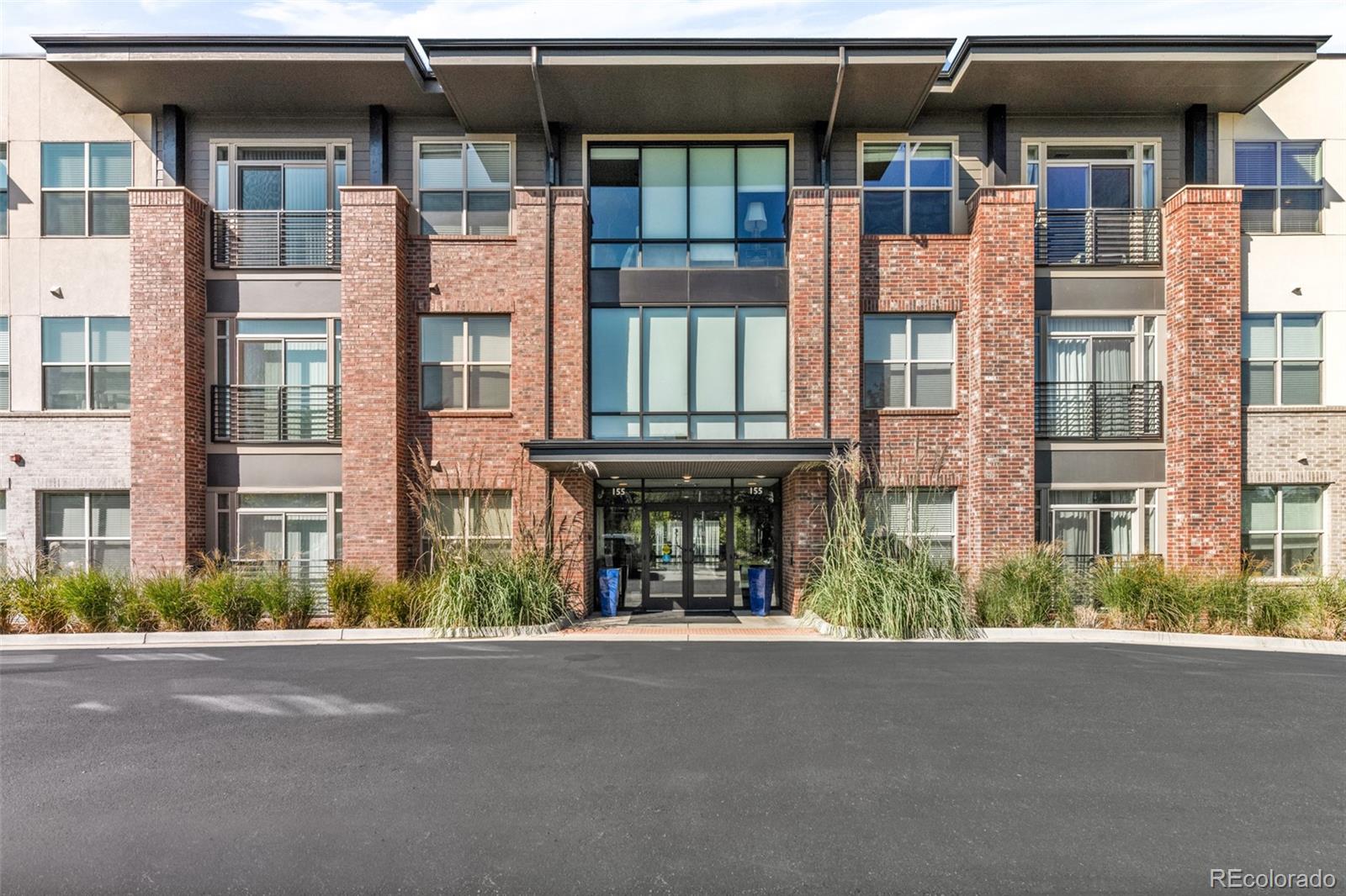 155 S Monaco Parkway 302, Denver  MLS: 2138719 Beds: 2 Baths: 2 Price: $450,000