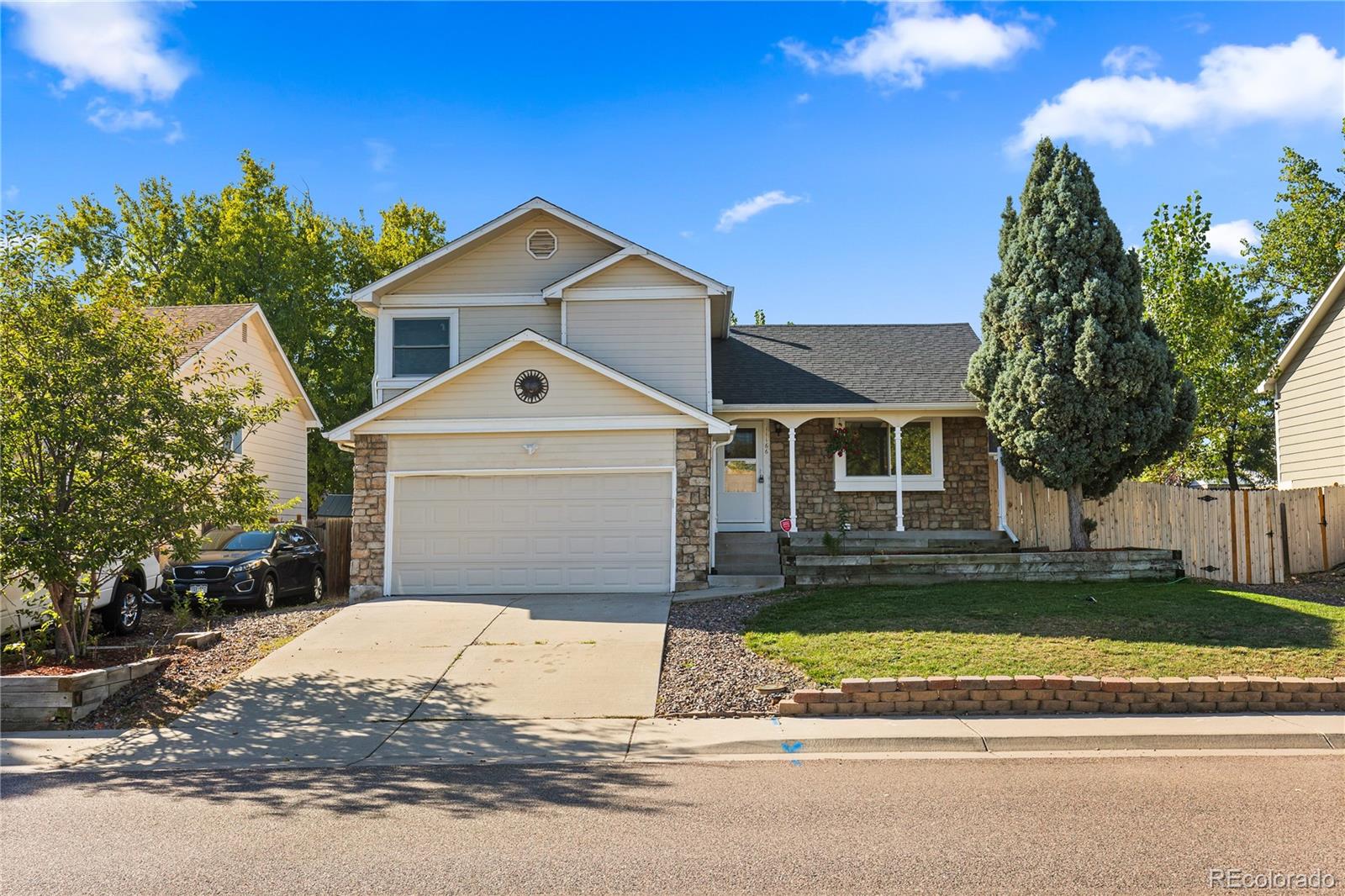 11166 W Bowles Place, littleton MLS: 8401793 Beds: 4 Baths: 3 Price: $594,500