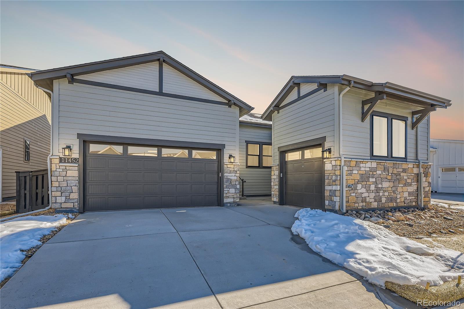 11452  Autumn Moon Street, littleton MLS: 9463649 Beds: 2 Baths: 3 Price: $946,900