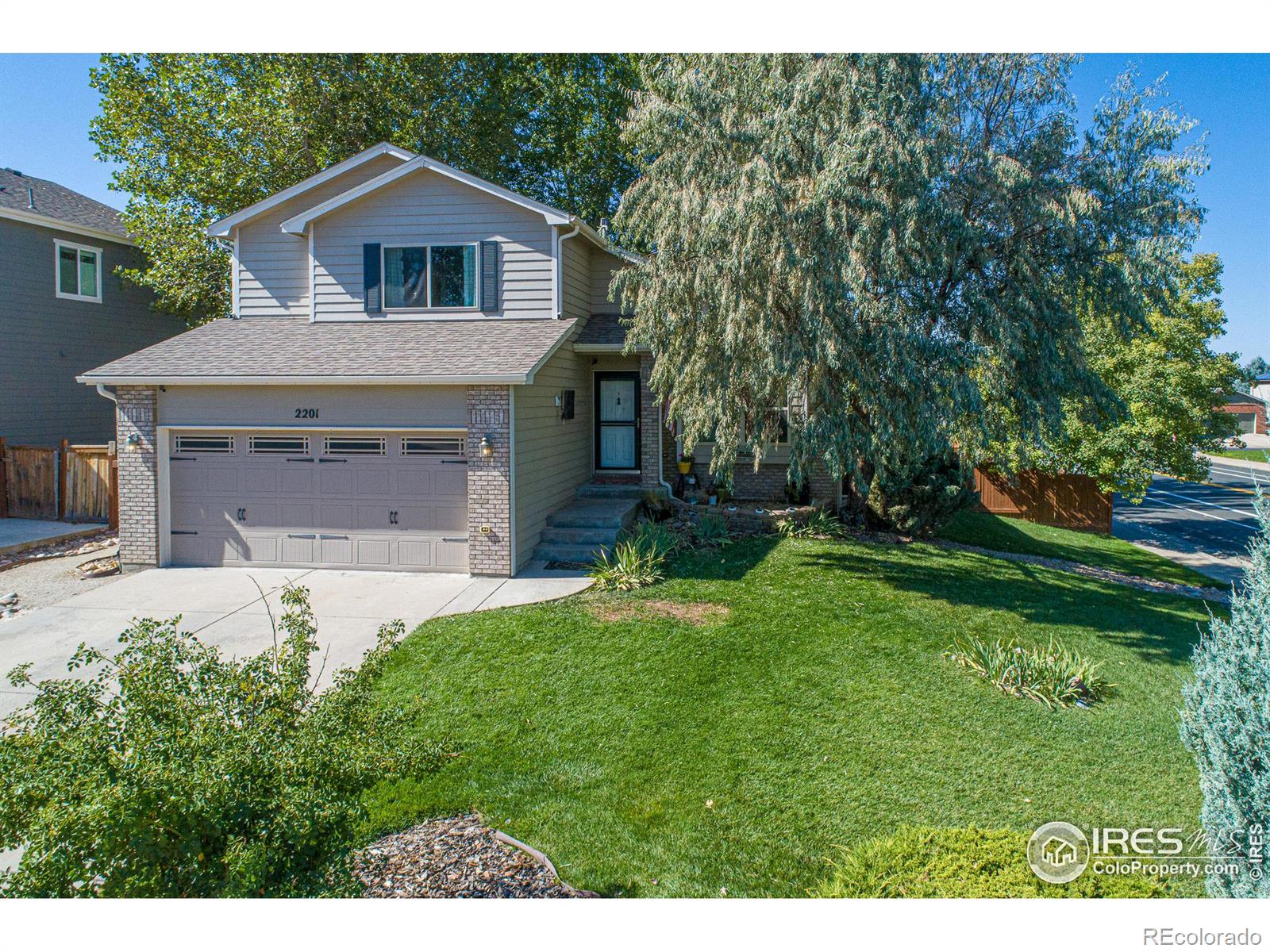 2201  72nd Ave Ct, greeley MLS: 4567891020079 Beds: 4 Baths: 4 Price: $445,000