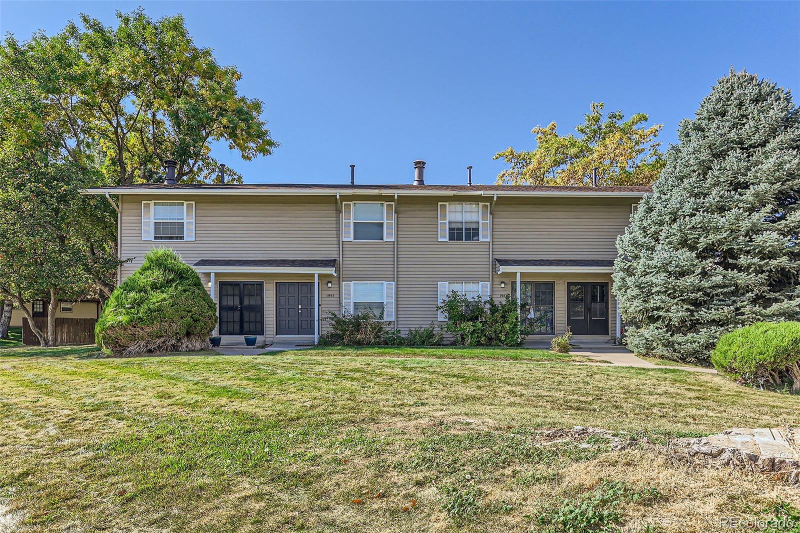 1985 S Peoria Street , Aurora  MLS: 5537474 Beds: 3 Baths: 3 Price: $325,000