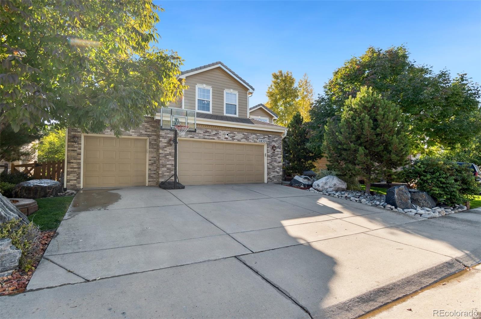 11832  Altura Street, commerce city MLS: 9449477 Beds: 5 Baths: 3 Price: $577,000