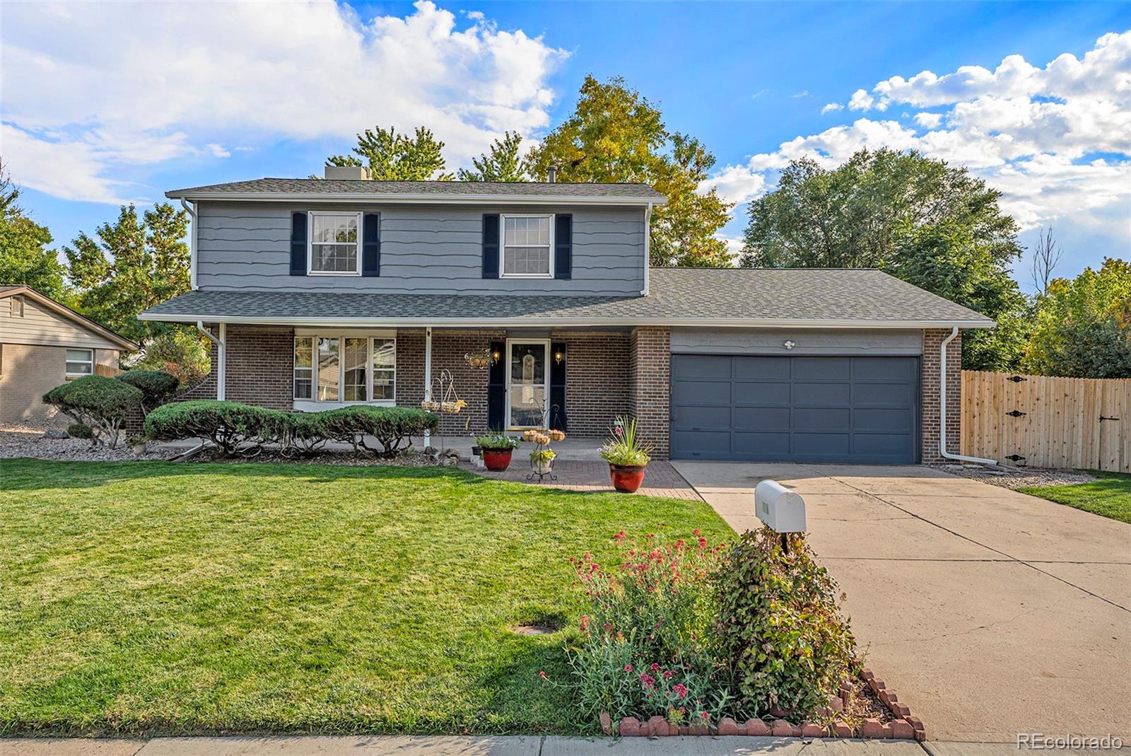 6468 W Fair Drive, littleton MLS: 9522245 Beds: 4 Baths: 3 Price: $649,000