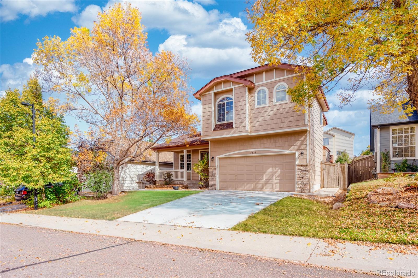 3339  Blue Grass Circle, castle rock MLS: 8163651 Beds: 3 Baths: 3 Price: $575,000