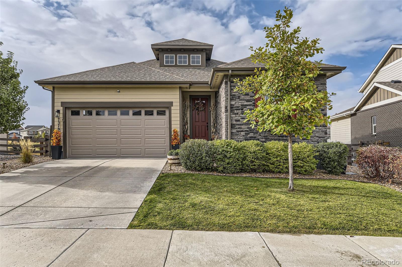 7379 S Shady Grove Way, aurora MLS: 2324968 Beds: 5 Baths: 3 Price: $765,000