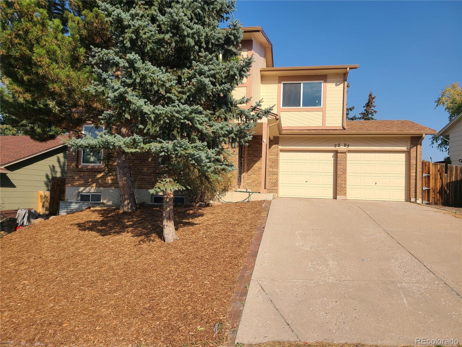 2205  Beacham Drive, castle rock MLS: 7616220 Beds: 4 Baths: 2 Price: $525,000