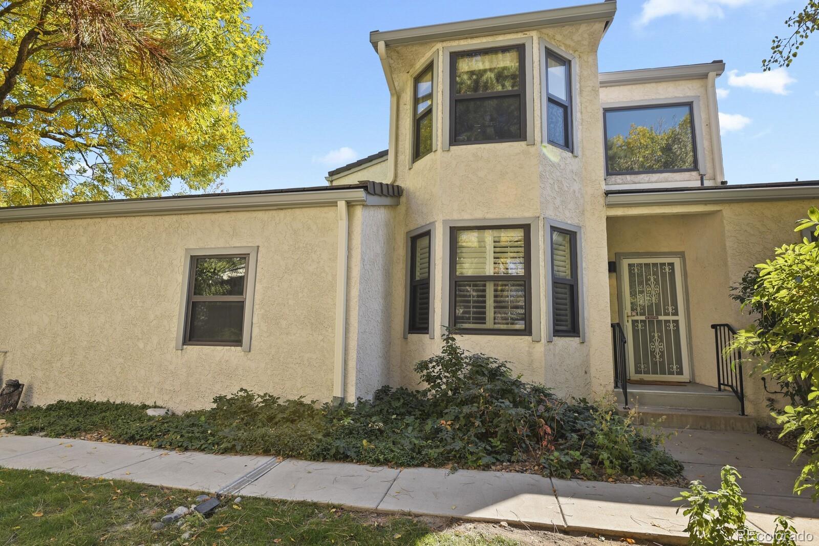 1678 S Rosemary Street, denver MLS: 5875844 Beds: 3 Baths: 4 Price: $575,000