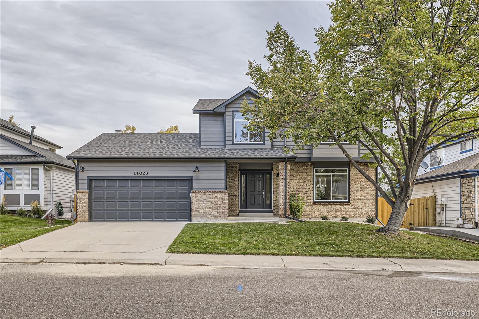 11023 W Caley Avenue, littleton MLS: 2524879 Beds: 5 Baths: 4 Price: $799,900